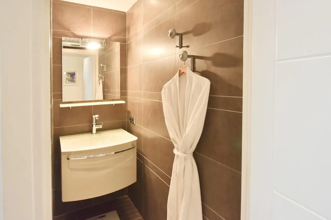 Cote D'Azur Sea View Tennis Beach Access Vallauris Apartment