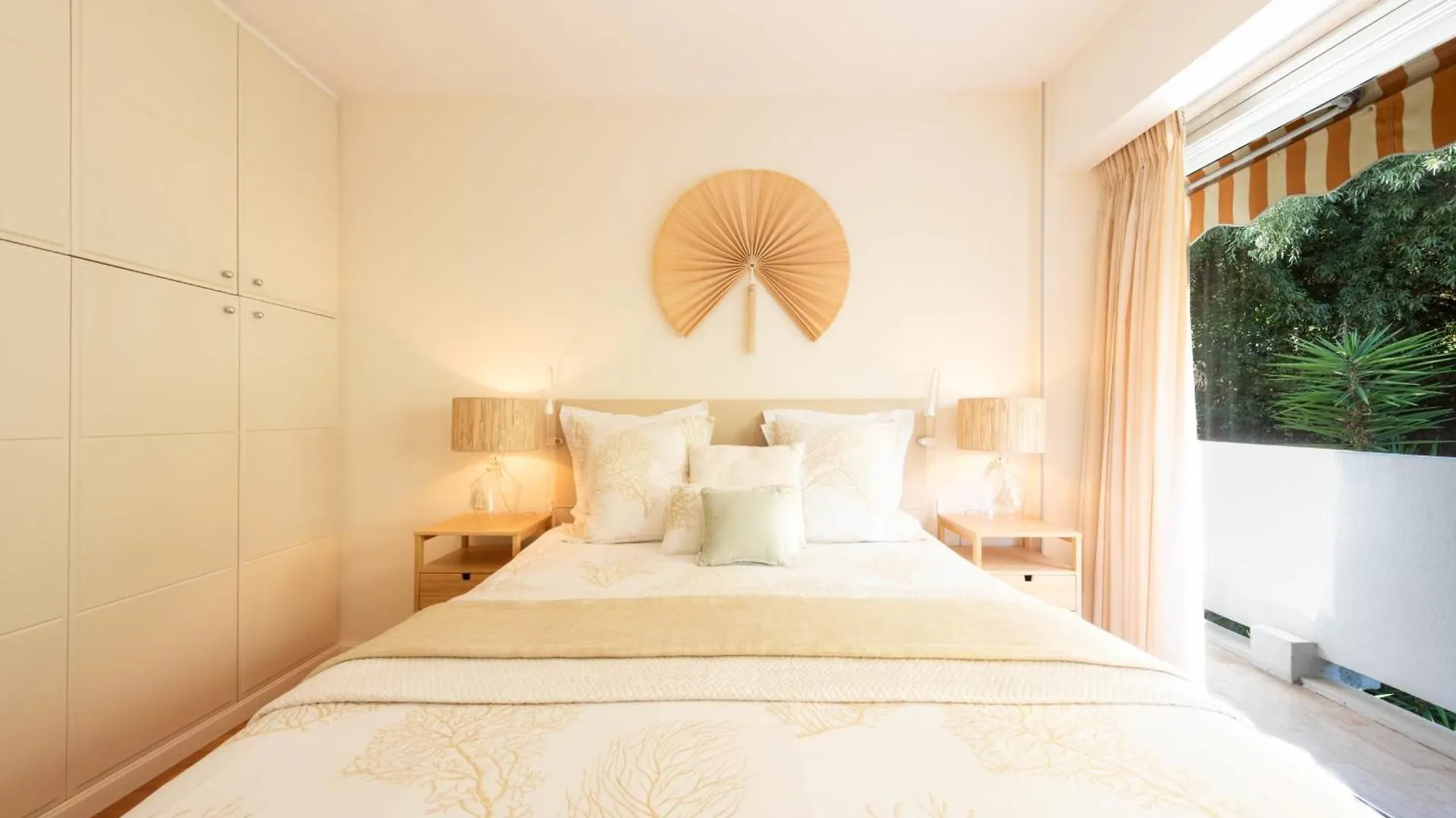 Cote D'Azur Sea View Tennis Beach Access Vallauris Apartment